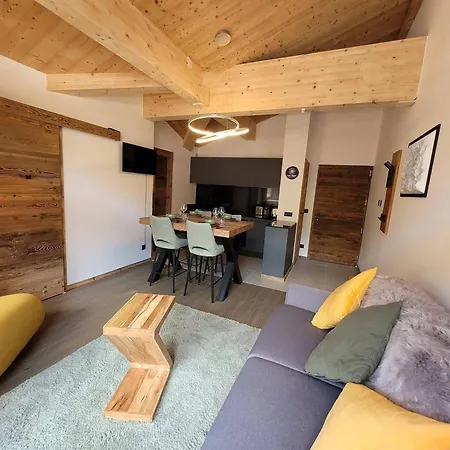 아파트 3★ Pour 4 Avec Balcon, Proche Centre Et Pistes, - Fr-1-598-152